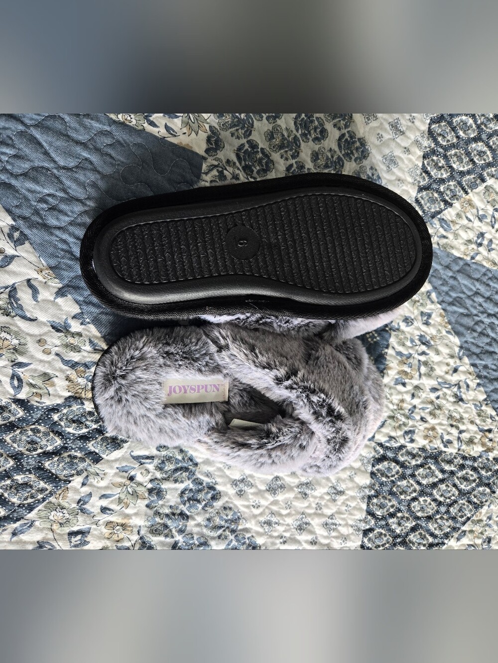 Women’s Gray Faux Fur Slip-On Slippers